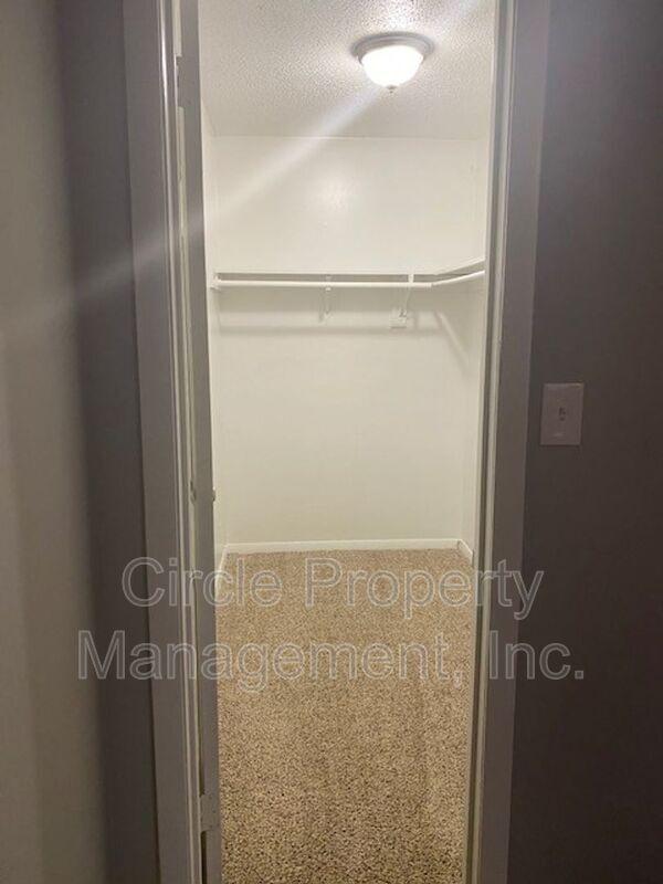 Building Photo - 4100 Hunters Ridge Dr SW