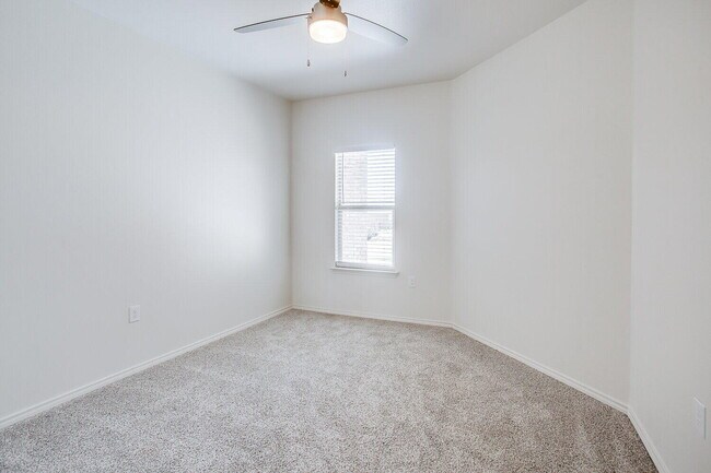 Building Photo - 1706 Corpus Ave