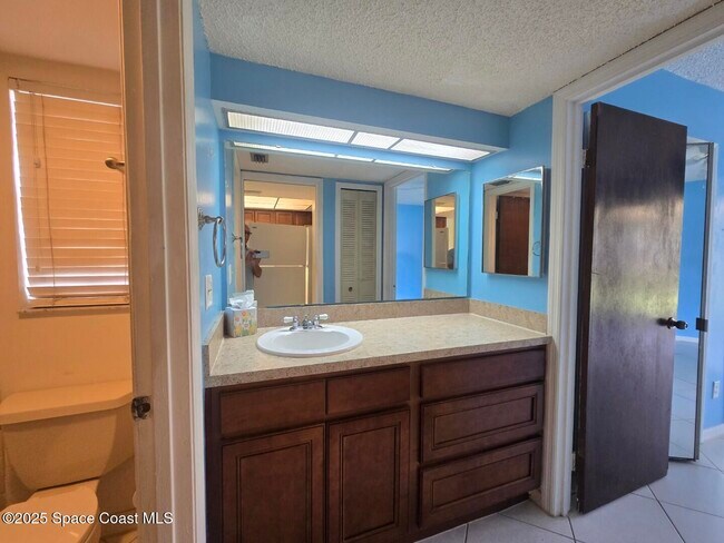 Building Photo - 3100 Sir Hamilton Cir