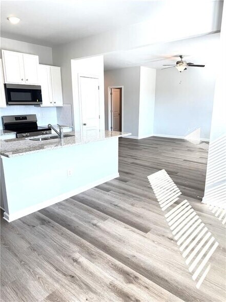 Building Photo - 11071 Suria Dr