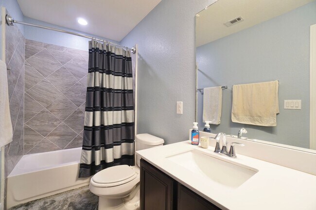 Building Photo - 7016 Lickeen Ct