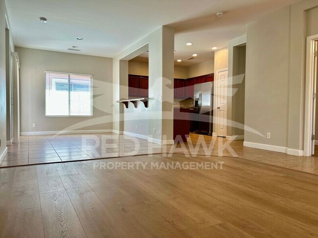 Building Photo - 770 W Fruit Tree Ln