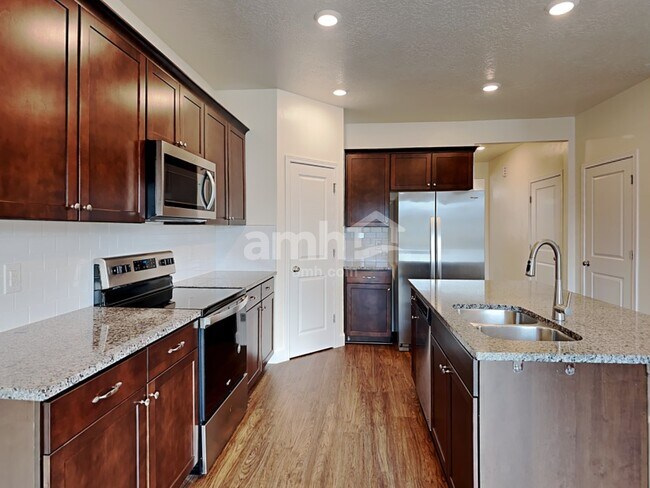 Building Photo - 1205 Wagon Way