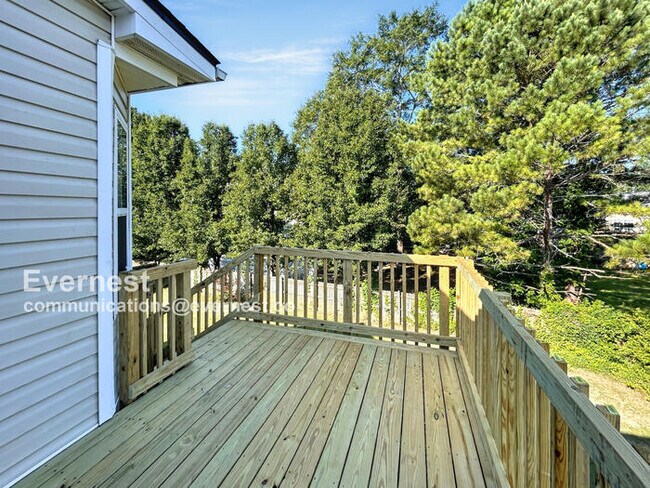 Building Photo - 619 Brooks Rd