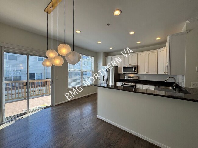 Building Photo - 3850 Dominion Mill Dr