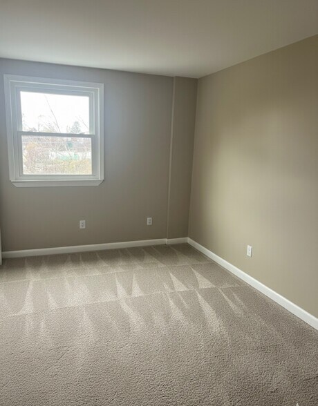 Building Photo - 16 Franklin Ave