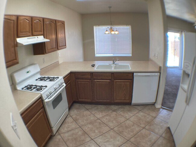 Building Photo - Spacious 3BR Townhome in Bellemont | Fenced Yard + 2-Car Garage