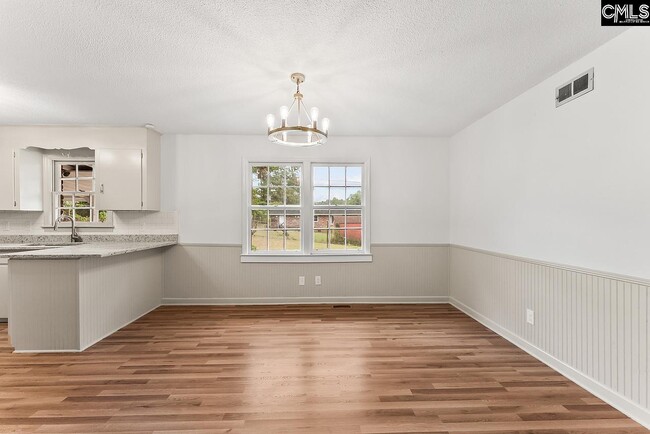 Building Photo - 7416 Parkview Dr
