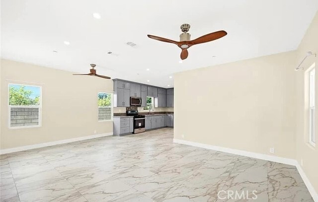 Building Photo - 2643 Mayflower Ave