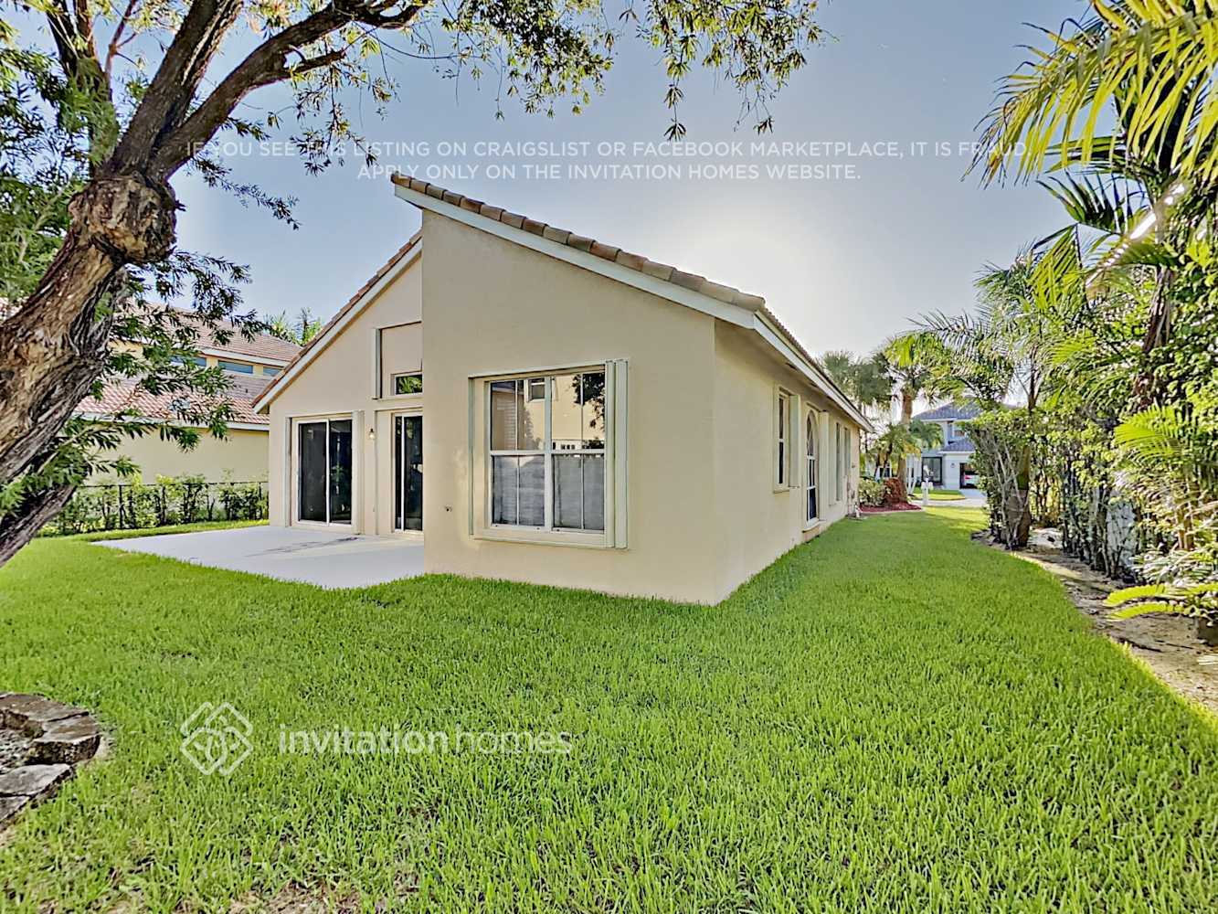 Building Photo - 1160 NW 185th Ave