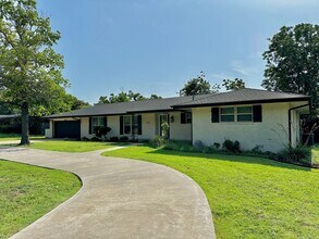 Building Photo - Lawn Care & WiFi Included