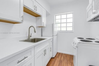 Building Photo - 635 8th St