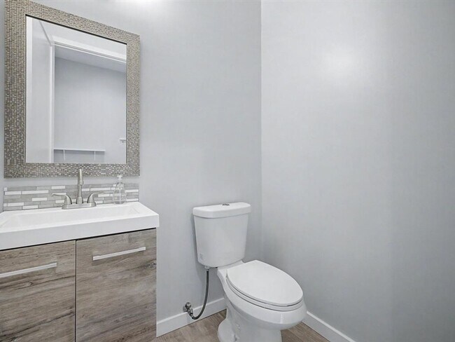 Building Photo - 10053 N Alder Spring Dr