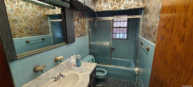 Building Photo - 303 Ribbon St