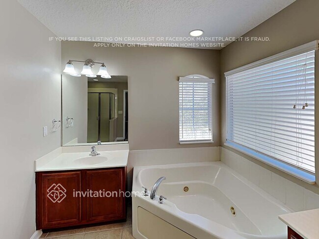 Building Photo - 708 Spruce Pine Ln