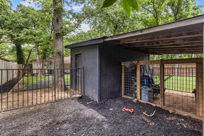 Building Photo - 1404 Bluebonnet Trail