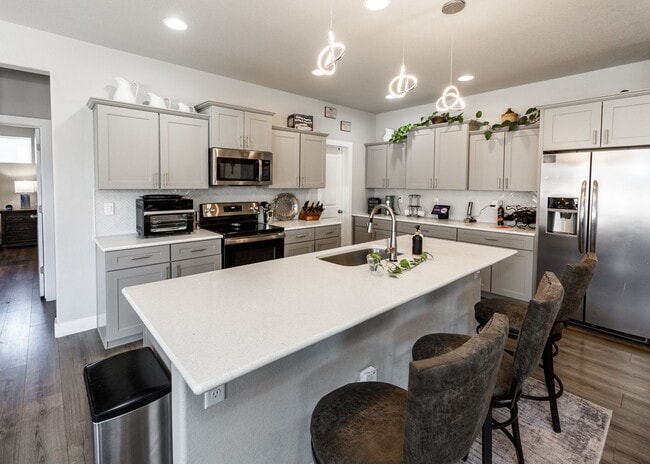 Building Photo - Luxury Ranch-Style Home for Rent | Wolf Ranch | D20 Schools | Pikes Peak Views