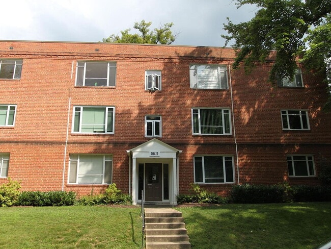 Building Photo - "Charming 2-Bed Retreat in Bethesda with Spacious Living – 842 Sq Ft of Comfort!"