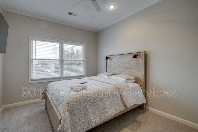 Building Photo - 1018 Harbor Bend Cir