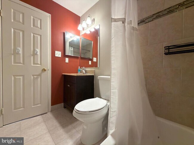 Building Photo - 7684 Green Garland Dr