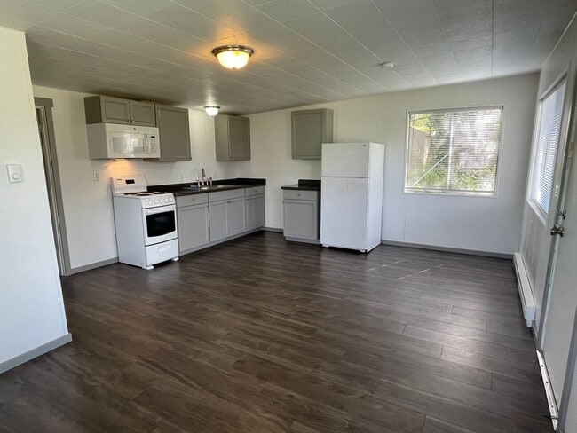 Building Photo - 1-Bedroom Cabin at Gooseberry Point