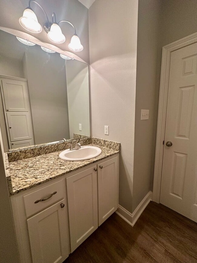 Building Photo - 10664 Florida Blvd