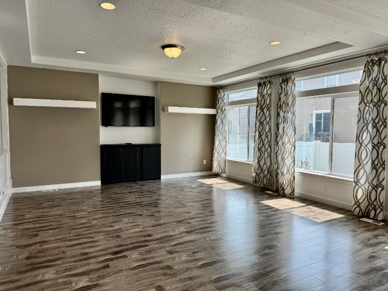 Building Photo - 3695 Desert Meadow Way