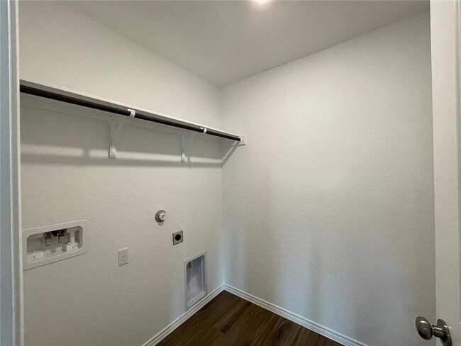 Building Photo - 103 Ulmus St