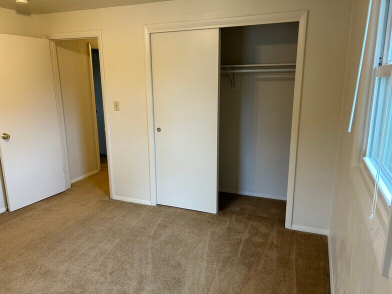 2nd Bedroom with Large Closet - 108 Oak Rd