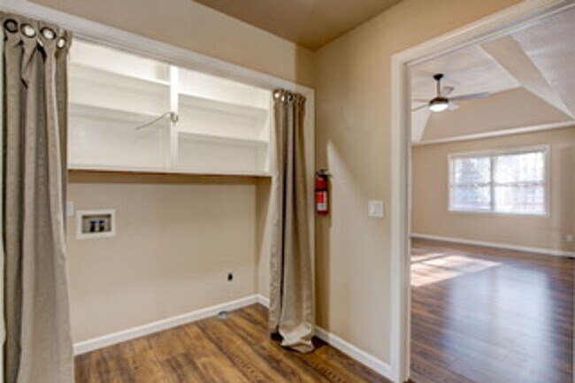 Building Photo - 212 Running Deer Dr