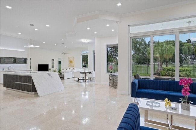 Building Photo - 2534 Golf View Dr