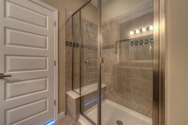 Building Photo - 405 S Meadowlark St