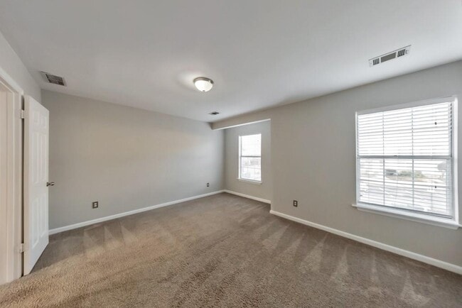 Building Photo - 2045 Fairways Ct