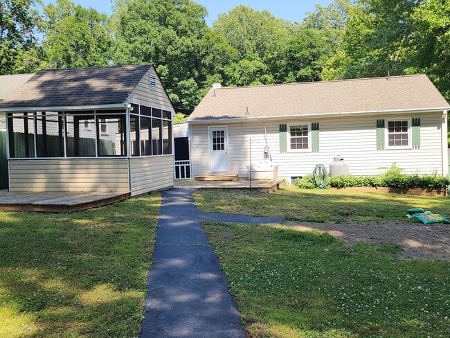 Building Photo - 2 Bedroom 1 Bath Rancher with Incredible Yard & Bonus Spaces