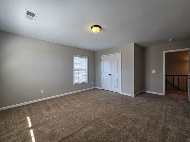 Building Photo - Luxury living at Hawthorne Ridge