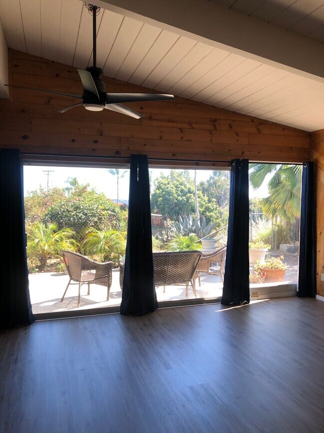 Building Photo - Spacious Single Story 4 bed 2 bath home in Serra Mesa w/2 car garage