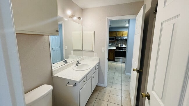 Building Photo - 3702 Palm Desert Ln