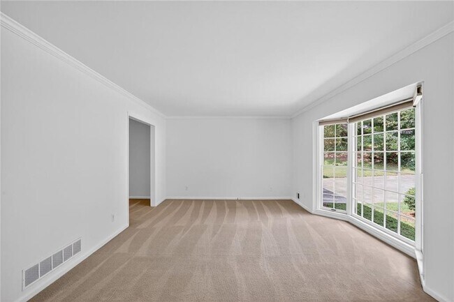 Building Photo - 447 Cove Dr NE
