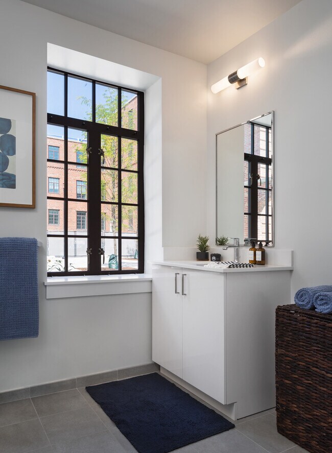 Building Photo - 2755 N Hoyne Ave