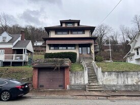 Building Photo - 304 Marie St