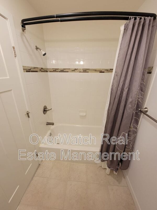 Building Photo - 3700 Carleton Ave