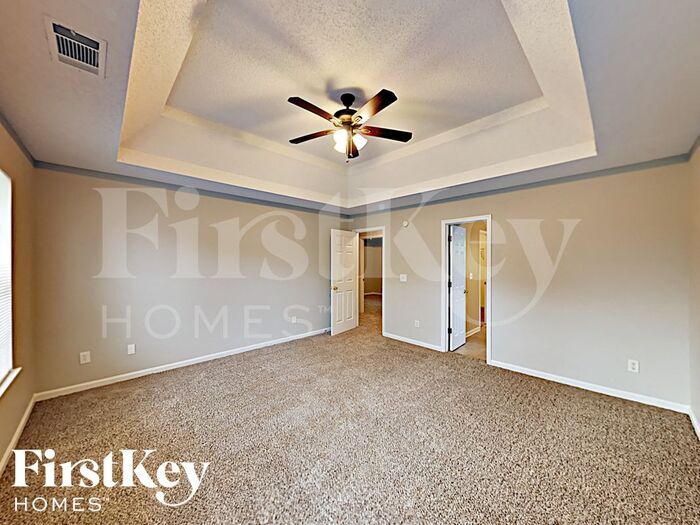 Building Photo - 10697 Tara Village Way