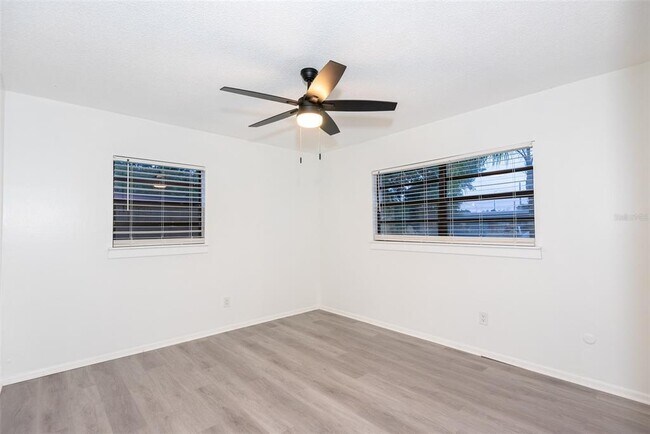 Building Photo - 6440 Greylynne St