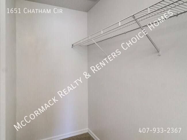 Building Photo - 1651 Chatham Cir