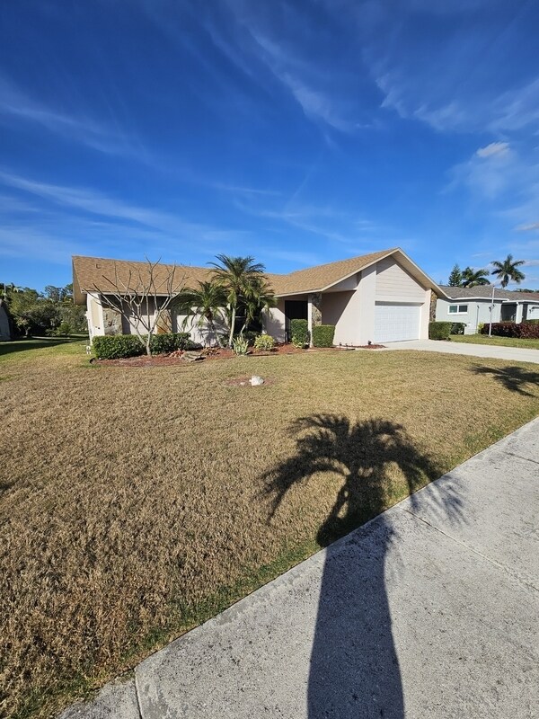 Building Photo - 13100 Brookshire Lake Blvd