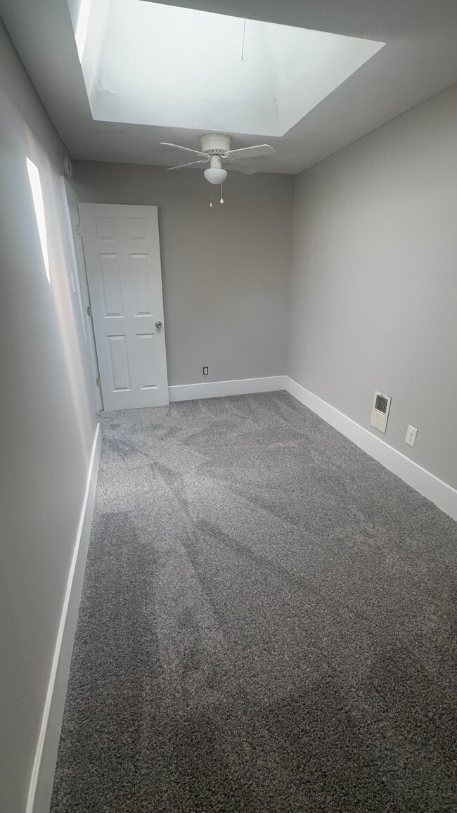 Building Photo - 1532 Abbotston St