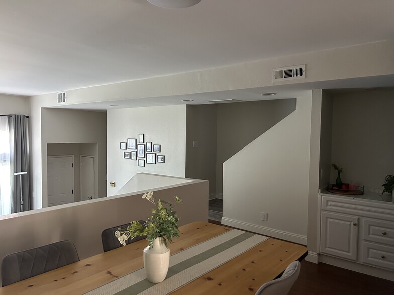 Building Photo - 15169 Magnolia Blvd