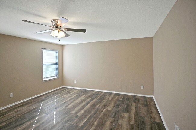 Building Photo - 1433 Cutler Bay