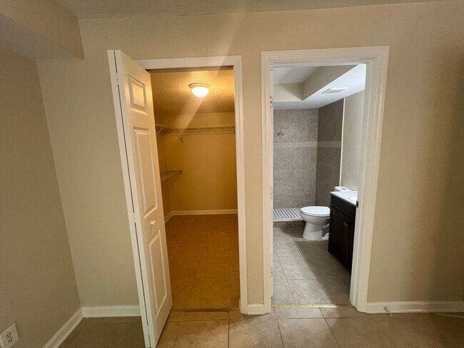 Building Photo - 3019 Bonaventure Cir