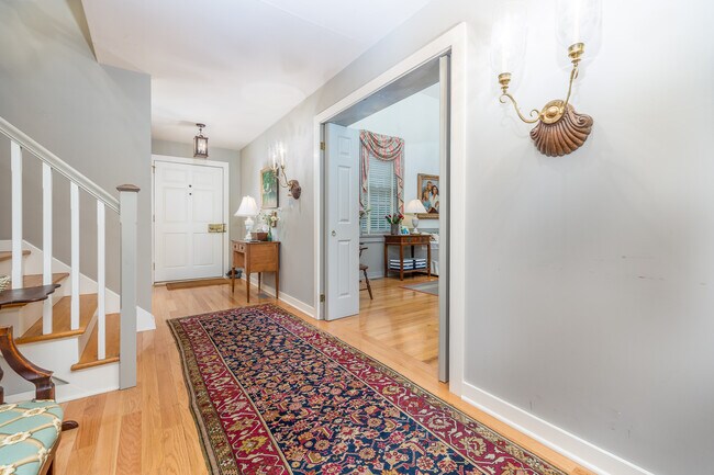 Building Photo - 43 Butternut Rd